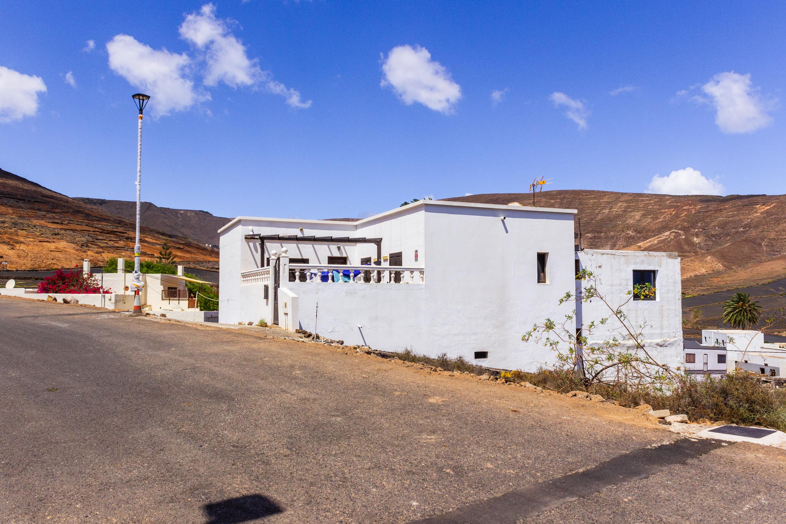 2018 08 Lanzarote AWalkRoundTabayesco 2 021