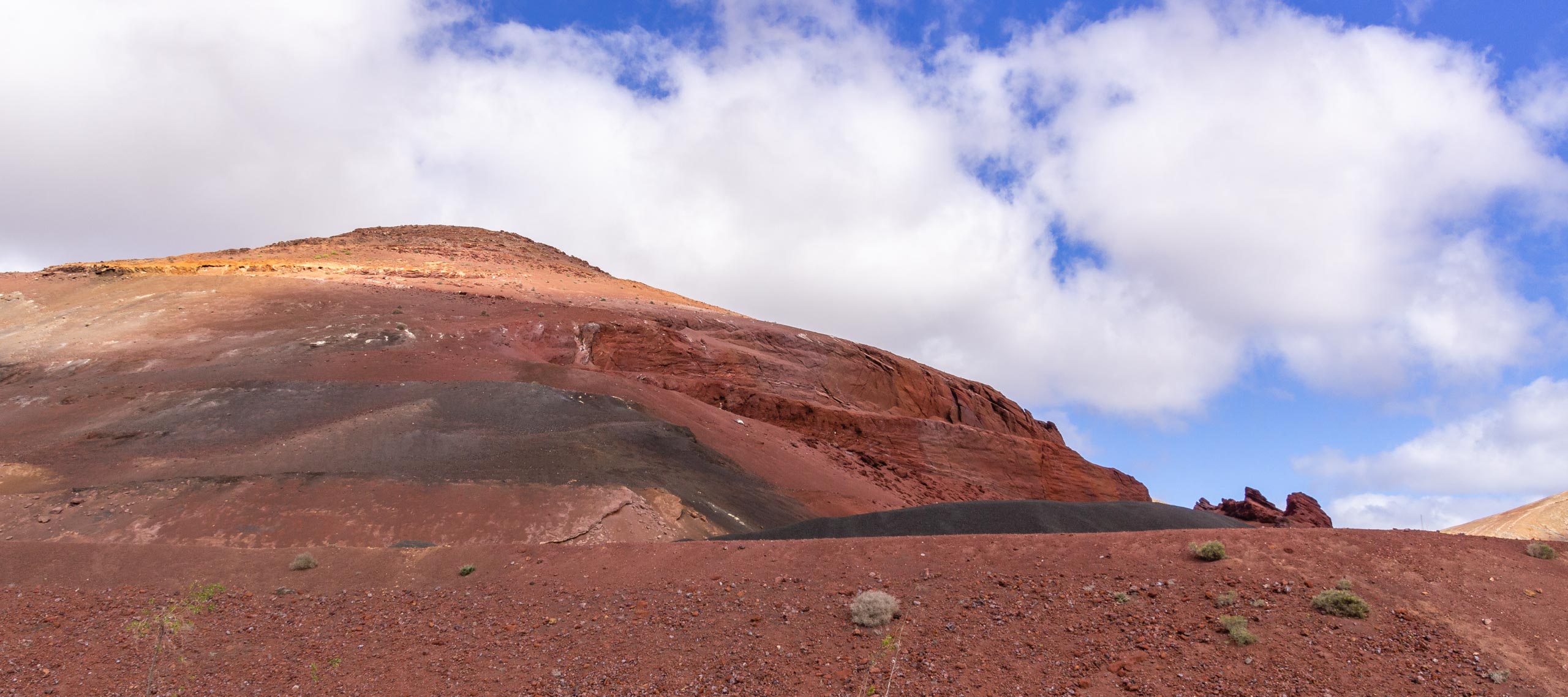 LanzarotePanoramaHillsMountainsAndVolcanoes 007