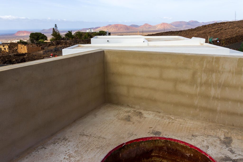 2022 02 LasBrenas February 1 the roof 001